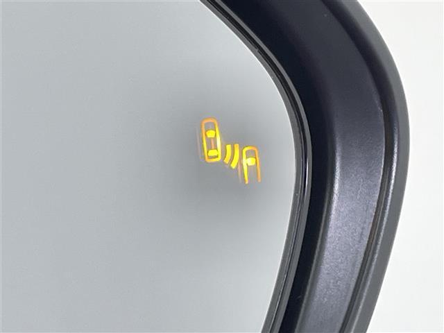 ヤリスクロス ハイブリッドＺ　禁煙車　純正８型ディスプレイオーディオ　全方位カメラ　トヨタセーフティセンス　レーダークルーズコントロール　ハーフレザーシート　シートヒーター　ブラインドスポットモニター　ヘッドアップディスプレイ（27枚目）