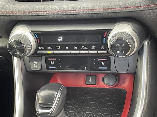 ＲＡＶ４ アドベンチャー　オフロードパッケージ　禁煙車　純正９型ディスプレイオーディオ　レーダークルーズコントロール　ブラインドスポットモニター　衝突軽減ブレーキ　オートハイビーム　デジタルミラー　シートヒーター　シートベンチレーション　ＥＴＣ（7枚目）