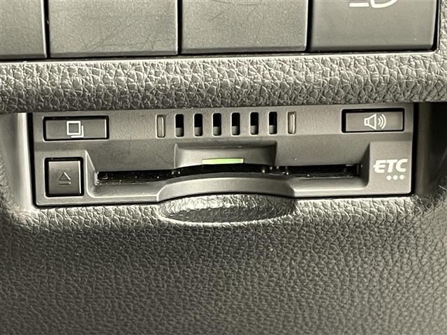 ＲＡＶ４ アドベンチャー　オフロードパッケージ　禁煙車　純正９型ディスプレイオーディオ　レーダークルーズコントロール　ブラインドスポットモニター　衝突軽減ブレーキ　オートハイビーム　デジタルミラー　シートヒーター　シートベンチレーション　ＥＴＣ（8枚目）