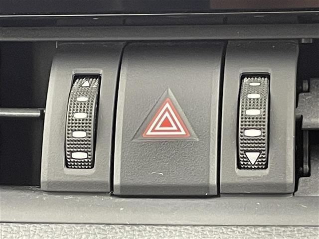 ＲＡＶ４ アドベンチャー　オフロードパッケージ　禁煙車　純正９型ディスプレイオーディオ　レーダークルーズコントロール　ブラインドスポットモニター　衝突軽減ブレーキ　オートハイビーム　デジタルミラー　シートヒーター　シートベンチレーション　ＥＴＣ（10枚目）