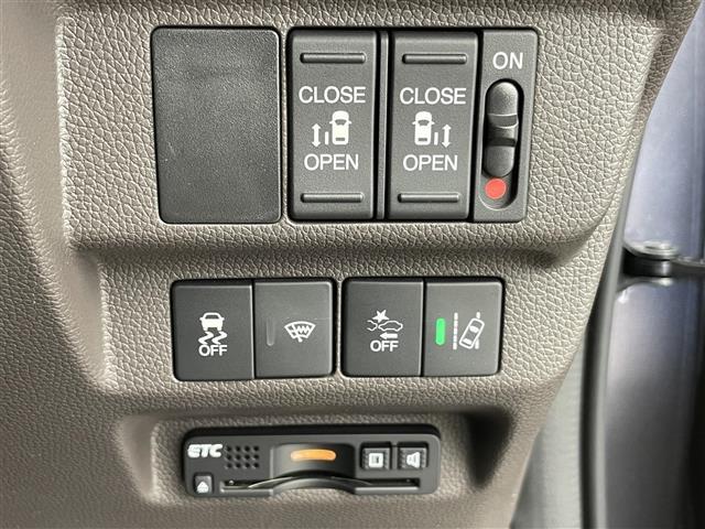 フリード Ｇ・ホンダセンシング　禁煙　８型ＳＤナビ　両側電動スライドドア　ＬＥＤライト　ビルトインＥＴＣ　純正フロアマット　レーダークルーズコントロール　レーンキープアシスト　リアサンシェード　電動格納サイドミラー　オートライト（6枚目）