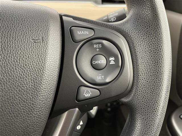 フリード Ｇ・ホンダセンシング　禁煙　８型ＳＤナビ　両側電動スライドドア　ＬＥＤライト　ビルトインＥＴＣ　純正フロアマット　レーダークルーズコントロール　レーンキープアシスト　リアサンシェード　電動格納サイドミラー　オートライト（13枚目）