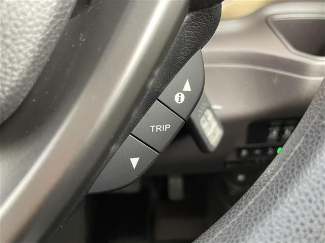 フリード Ｇ・ホンダセンシング　禁煙　８型ＳＤナビ　両側電動スライドドア　ＬＥＤライト　ビルトインＥＴＣ　純正フロアマット　レーダークルーズコントロール　レーンキープアシスト　リアサンシェード　電動格納サイドミラー　オートライト（15枚目）