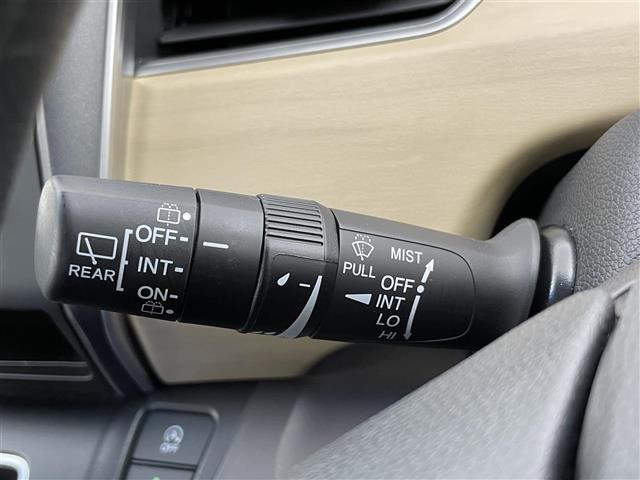 フリード Ｇ・ホンダセンシング　禁煙　８型ＳＤナビ　両側電動スライドドア　ＬＥＤライト　ビルトインＥＴＣ　純正フロアマット　レーダークルーズコントロール　レーンキープアシスト　リアサンシェード　電動格納サイドミラー　オートライト（16枚目）