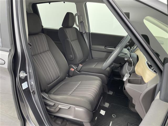 フリード Ｇ・ホンダセンシング　禁煙　８型ＳＤナビ　両側電動スライドドア　ＬＥＤライト　ビルトインＥＴＣ　純正フロアマット　レーダークルーズコントロール　レーンキープアシスト　リアサンシェード　電動格納サイドミラー　オートライト（26枚目）