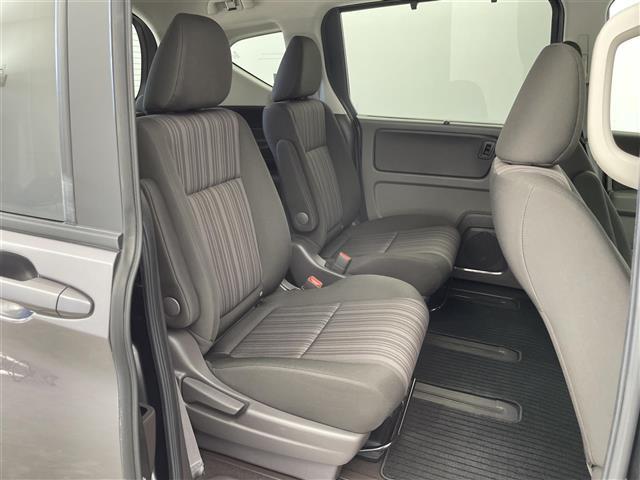 フリード Ｇ・ホンダセンシング　禁煙　８型ＳＤナビ　両側電動スライドドア　ＬＥＤライト　ビルトインＥＴＣ　純正フロアマット　レーダークルーズコントロール　レーンキープアシスト　リアサンシェード　電動格納サイドミラー　オートライト（27枚目）