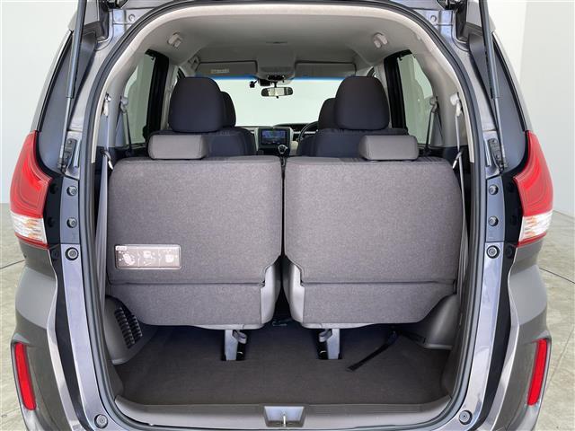 フリード Ｇ・ホンダセンシング　禁煙　８型ＳＤナビ　両側電動スライドドア　ＬＥＤライト　ビルトインＥＴＣ　純正フロアマット　レーダークルーズコントロール　レーンキープアシスト　リアサンシェード　電動格納サイドミラー　オートライト（29枚目）