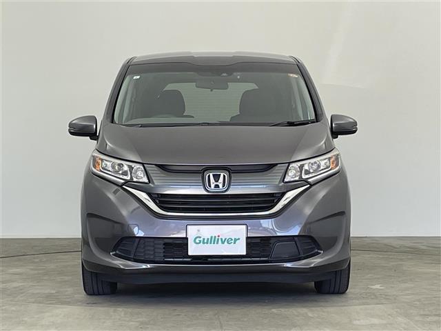 フリード Ｇ・ホンダセンシング　禁煙　８型ＳＤナビ　両側電動スライドドア　ＬＥＤライト　ビルトインＥＴＣ　純正フロアマット　レーダークルーズコントロール　レーンキープアシスト　リアサンシェード　電動格納サイドミラー　オートライト（31枚目）