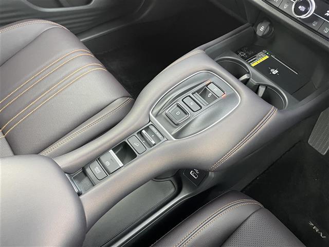 ＺＲ－Ｖ ｅ：ＨＥＶ　Ｚ　禁煙　純正９型ホンダコネクトナビ　純正エアロ　ＢＯＳＥサウンド　全方位カメラ　ＥＴＣ２．０　ホンダセンシング　レーダークルーズコントロール　ブラインドスポットモニター　ワイヤレス充電　シートヒーター（10枚目）