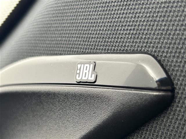 ハリアーハイブリッド Ｚ　禁煙　純正１２．３インチディスプレイ　ＪＢＬプレミアムサウンド　フルセグＴＶ　Ｂｌｕｅｔｏｏｔｈ　ＥＴＣ２．０　デジタルインナーミラー　ブラインドスポットモニター　スマートキー　コーナーセンサー（9枚目）