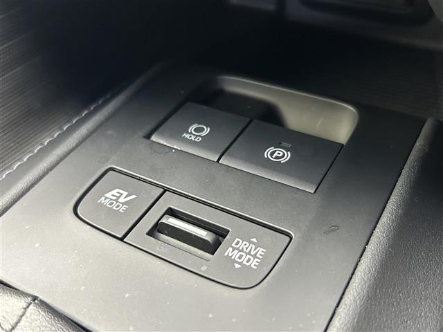 ハリアーハイブリッド Ｚ　禁煙　純正１２．３インチディスプレイ　ＪＢＬプレミアムサウンド　フルセグＴＶ　Ｂｌｕｅｔｏｏｔｈ　ＥＴＣ２．０　デジタルインナーミラー　ブラインドスポットモニター　スマートキー　コーナーセンサー（11枚目）