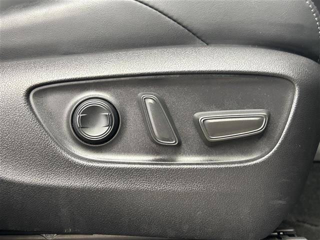 ハリアーハイブリッド Ｚ　禁煙　純正１２．３インチディスプレイ　ＪＢＬプレミアムサウンド　フルセグＴＶ　Ｂｌｕｅｔｏｏｔｈ　ＥＴＣ２．０　デジタルインナーミラー　ブラインドスポットモニター　スマートキー　コーナーセンサー（12枚目）