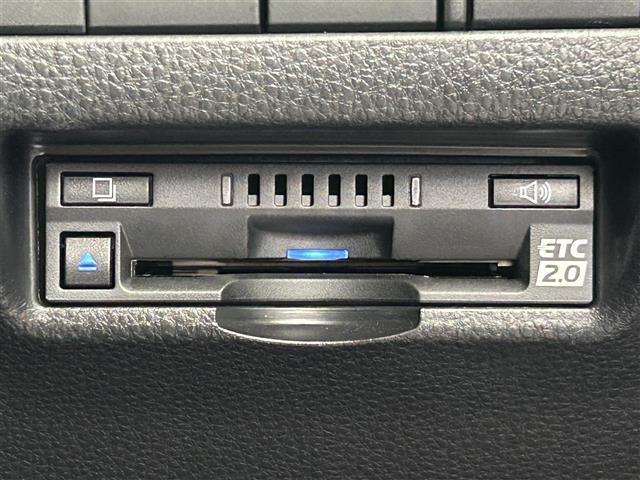 ハリアーハイブリッド Ｚ　禁煙　純正１２．３インチディスプレイ　ＪＢＬプレミアムサウンド　フルセグＴＶ　Ｂｌｕｅｔｏｏｔｈ　ＥＴＣ２．０　デジタルインナーミラー　ブラインドスポットモニター　スマートキー　コーナーセンサー（13枚目）