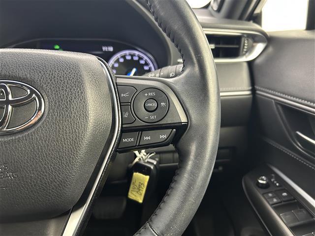 ハリアーハイブリッド Ｚ　禁煙　純正１２．３インチディスプレイ　ＪＢＬプレミアムサウンド　フルセグＴＶ　Ｂｌｕｅｔｏｏｔｈ　ＥＴＣ２．０　デジタルインナーミラー　ブラインドスポットモニター　スマートキー　コーナーセンサー（17枚目）