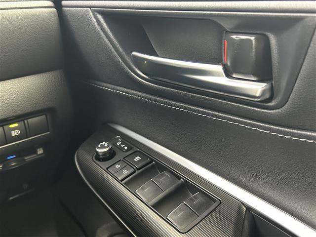 ハリアーハイブリッド Ｚ　禁煙　純正１２．３インチディスプレイ　ＪＢＬプレミアムサウンド　フルセグＴＶ　Ｂｌｕｅｔｏｏｔｈ　ＥＴＣ２．０　デジタルインナーミラー　ブラインドスポットモニター　スマートキー　コーナーセンサー（21枚目）