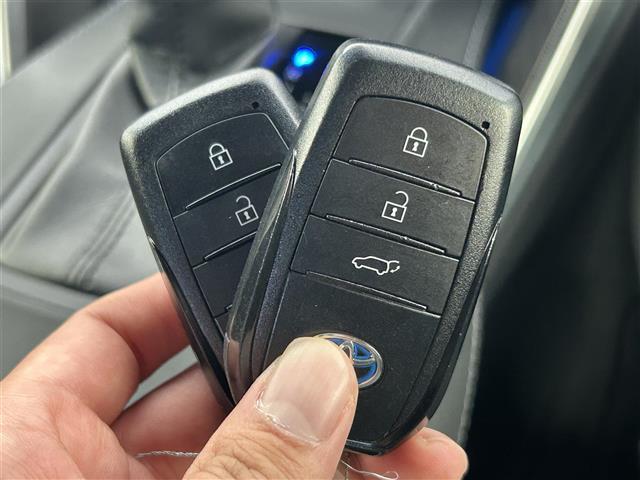 ハリアーハイブリッド Ｚ　禁煙　純正１２．３インチディスプレイ　ＪＢＬプレミアムサウンド　フルセグＴＶ　Ｂｌｕｅｔｏｏｔｈ　ＥＴＣ２．０　デジタルインナーミラー　ブラインドスポットモニター　スマートキー　コーナーセンサー（23枚目）