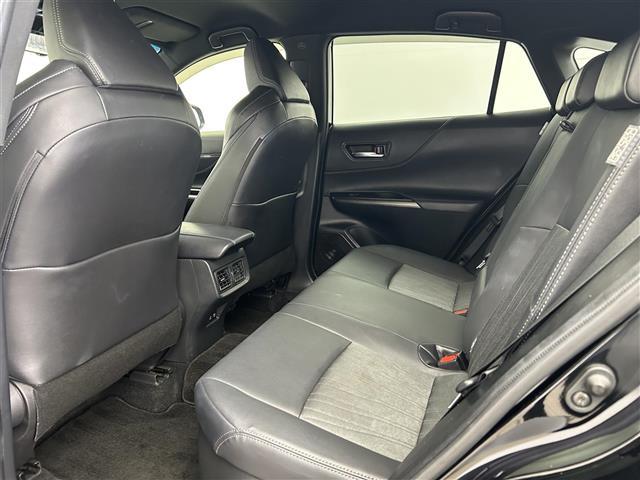 ハリアーハイブリッド Ｚ　禁煙　純正１２．３インチディスプレイ　ＪＢＬプレミアムサウンド　フルセグＴＶ　Ｂｌｕｅｔｏｏｔｈ　ＥＴＣ２．０　デジタルインナーミラー　ブラインドスポットモニター　スマートキー　コーナーセンサー（29枚目）