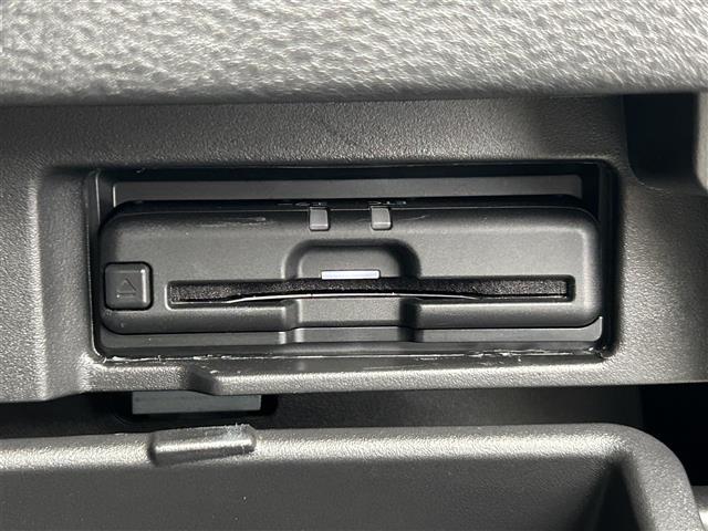 セレナ e-パワー ハイウェイスターV 禁煙車 純正10型メモリナビ エマージェンシーブレーキ 両側パワースライドドア プロパイロット アラウンドビューモニター インテリジェントルームミラー ブラインドスポットモニター 革巻きステアリング(9枚目)