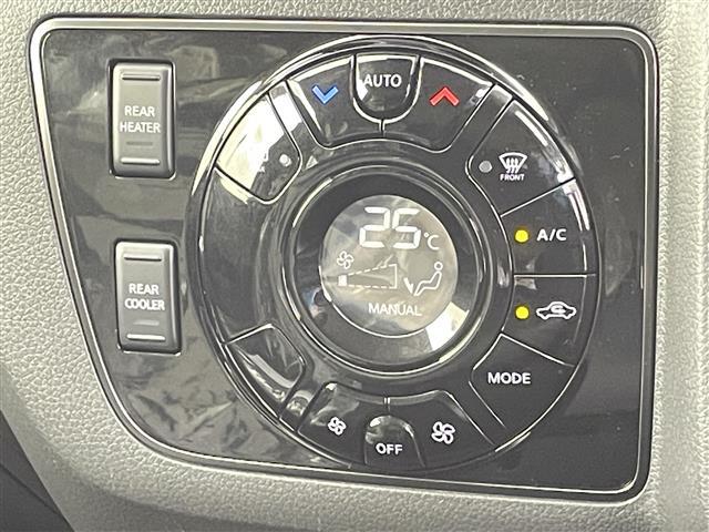 キャラバン ロンググランドプレミアムＧＸ　登録済未使用車　４ＷＤ　寒冷地仕様　全方位カメラ　左側パワースライドドア　デジタルインナールームミラー　シートヒーター　リアヒーター　リアクーラー　スマートキー　ハーフレザーシート　ＬＥＤヘッドライト（4枚目）