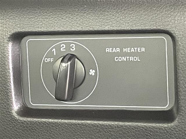 キャラバン ロンググランドプレミアムＧＸ　登録済未使用車　４ＷＤ　寒冷地仕様　全方位カメラ　左側パワースライドドア　デジタルインナールームミラー　シートヒーター　リアヒーター　リアクーラー　スマートキー　ハーフレザーシート　ＬＥＤヘッドライト（28枚目）