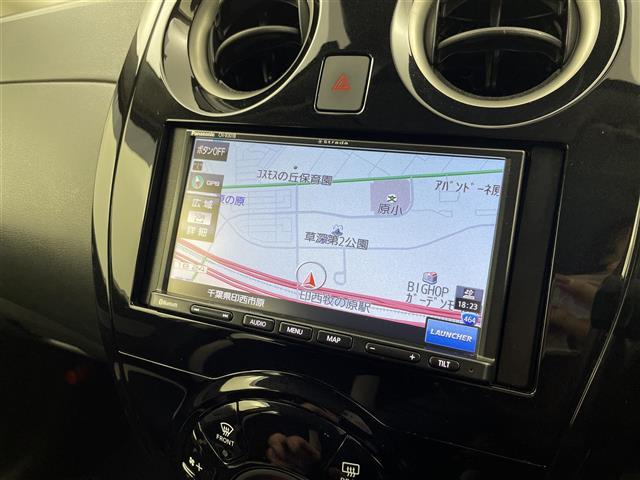 ノート Ｘ　Ｖセレクション　禁煙車　社外７型メモリナビ　エマージェンシーブレーキ　バックカメラ　Ｂｌｕｅｔｏｏｔｈ　コーナーセンサー　オートライト　ヘッドライトレベライザー　プッシュスタート　スマートキー　スペアキー（4枚目）