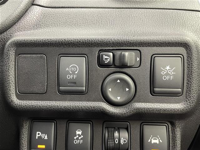 ノート Ｘ　Ｖセレクション　禁煙車　社外７型メモリナビ　エマージェンシーブレーキ　バックカメラ　Ｂｌｕｅｔｏｏｔｈ　コーナーセンサー　オートライト　ヘッドライトレベライザー　プッシュスタート　スマートキー　スペアキー（9枚目）