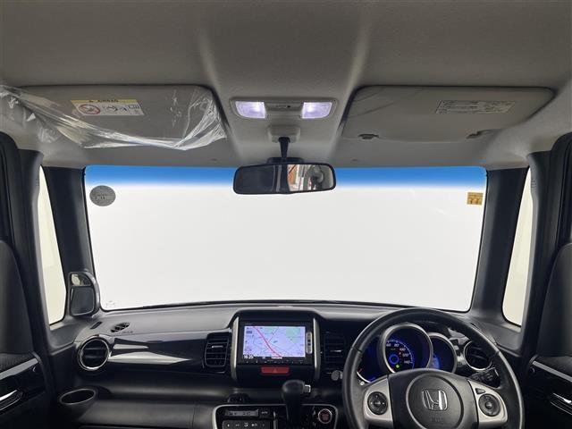 Ｎ－ＢＯＸカスタム Ｇ　ターボＳＳパッケージ　禁煙車　純正ナビ　両側パワースライドドア　衝突被害軽減ブレーキ　バックカメラ　クルーズコントロール　ＨＩＤヘッドライト　パドルシフト　ＥＴＣ　スマートキー　スペアキー　Ｂｌｕｅｔｏｏｔｈ　ワンセグＴＶ（3枚目）