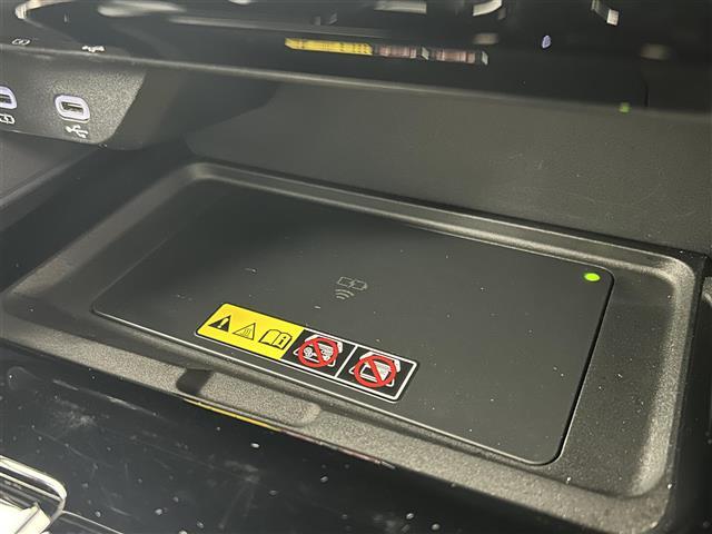 アルファードハイブリッド エグゼクティブラウンジ 禁煙車 純正14型ディスプレイオーディオナビ ワンオーナー トヨタセーフティセンス 左右独立ガラスルーフ JBLプレミアムサウンド 両側パワースライドドア 純正13型フリップダウンモニター(18枚目)