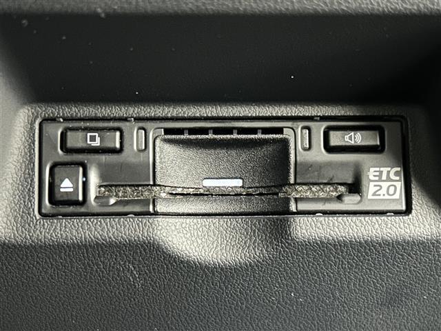 アルファードハイブリッド エグゼクティブラウンジ 禁煙車 純正14型ディスプレイオーディオナビ ワンオーナー トヨタセーフティセンス 左右独立ガラスルーフ JBLプレミアムサウンド 両側パワースライドドア 純正13型フリップダウンモニター(19枚目)