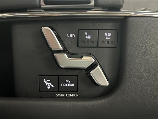 アルファードハイブリッド エグゼクティブラウンジ 禁煙車 純正14型ディスプレイオーディオナビ ワンオーナー トヨタセーフティセンス 左右独立ガラスルーフ JBLプレミアムサウンド 両側パワースライドドア 純正13型フリップダウンモニター(22枚目)