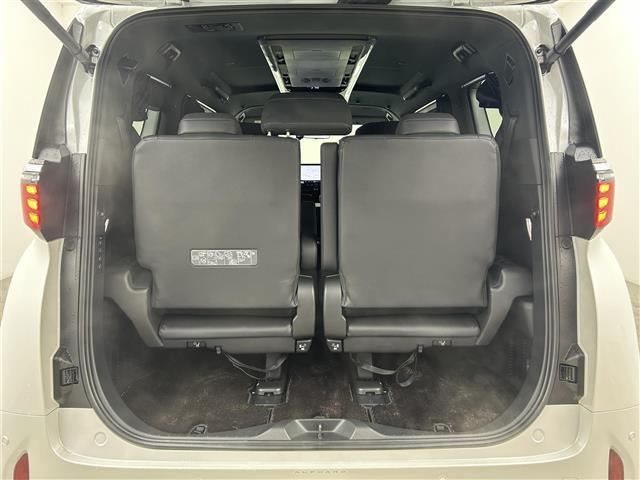 アルファードハイブリッド エグゼクティブラウンジ 禁煙車 純正14型ディスプレイオーディオナビ ワンオーナー トヨタセーフティセンス 左右独立ガラスルーフ JBLプレミアムサウンド 両側パワースライドドア 純正13型フリップダウンモニター(30枚目)