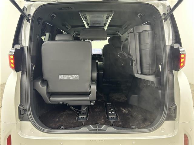 アルファードハイブリッド エグゼクティブラウンジ 禁煙車 純正14型ディスプレイオーディオナビ ワンオーナー トヨタセーフティセンス 左右独立ガラスルーフ JBLプレミアムサウンド 両側パワースライドドア 純正13型フリップダウンモニター(31枚目)