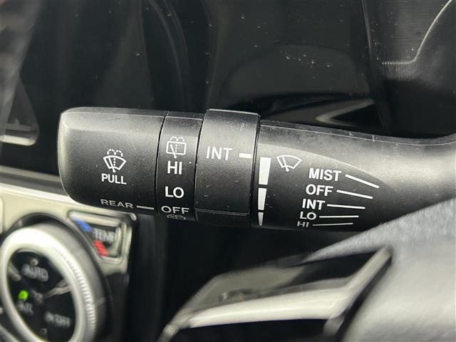 アクア クロスオーバー　禁煙　純正７インチナビ　フルセグ　純正アルミホイール　バックカメラ　ＬＥＤオートライト　ＥＴＣ２．０　オートマチックハイビーム　プッシュスタート　スマートキー　オートエアコン　Ｂｌｕｅｔｏｏｔｈ（13枚目）