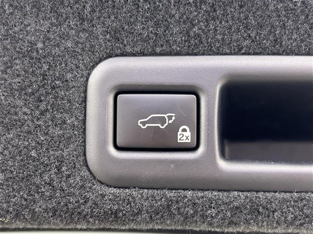 ＲＸ ＲＸ４５０ｈ　バージョンＬ　禁煙車　マークレビンソン　パノラマルーフ　オプション２０ＡＷ　純正メーカーナビ　パノラミックビューモニター　衝突軽減　レーンキープアシスト　オートハイビーム　ブラインドスポットモニター　ＥＴＣ２．０（16枚目）