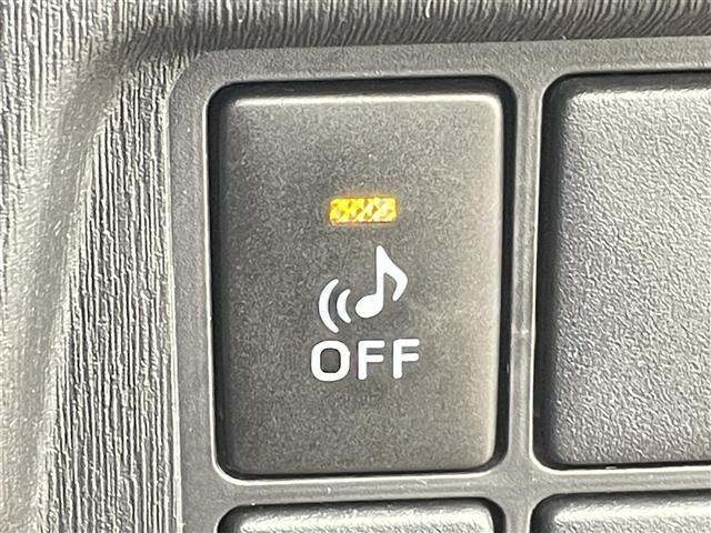 プリウス Ｓ　禁煙車　純正ナビ　ＨＩＤヘッドライト　オートライト　スマートキー　純正１５インチアルミホイール　ビルトインＥＴＣ　Ｂｌｕｅｔｏｏｔｈ　フルセグＴＶ　スペアキー　サイド＆カーテンエアバッグ　ドアバイザー（11枚目）