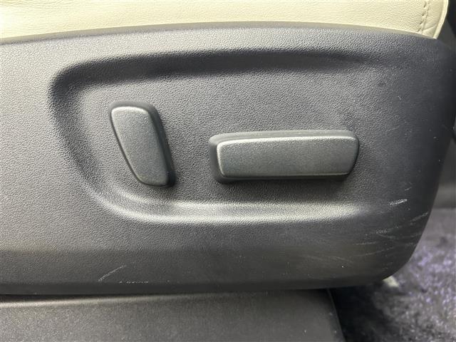 アルファードハイブリッド エグゼクティブラウンジＳ　禁煙車　ＪＢＬ　リアエンターテイメント　パノラミックビューモニター　サンルーフ　トヨタセーフティセンス純正ナビ　デジタルインナーミラー　ブラインドスポットモニター　レーダークルーズコントロール（13枚目）