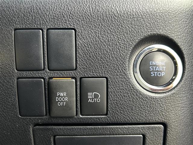 アルファード ２．５Ｓ　タイプゴールド　禁煙車　純正ディスプレイオーディオ　フリップダウンモニター　サンルーフ　両側パワースライドドア　パワーバックドア　衝突軽減ブレーキ　レーンキープアシスト　オートハイビーム　レーダークル―ズコントロール（10枚目）