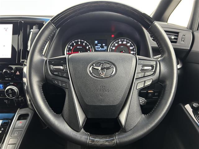 アルファード ２．５Ｓ　タイプゴールド　禁煙車　純正ディスプレイオーディオ　フリップダウンモニター　サンルーフ　両側パワースライドドア　パワーバックドア　衝突軽減ブレーキ　レーンキープアシスト　オートハイビーム　レーダークル―ズコントロール（16枚目）