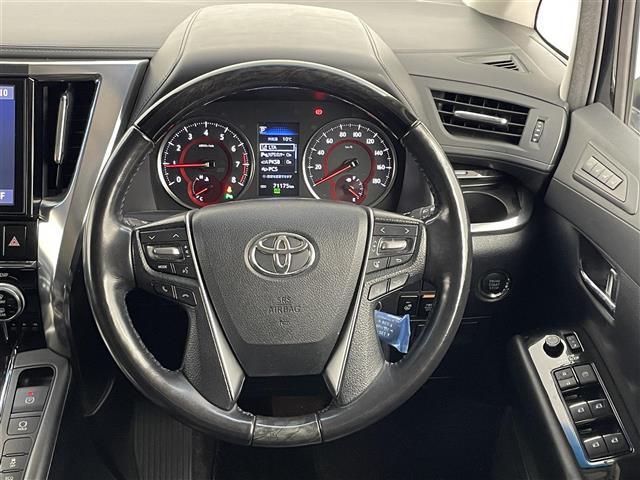 ヴェルファイア ２．５Ｚ　Ｇエディション　禁煙車　純正１０型メモリナビ　トヨタセーフティセンス　１２．１型フリップダウンモニター　ツインガラスルーフ　両側パワースライドドア　パワーバックドア　レザーシート　シートヒーター　エアーシート（11枚目）