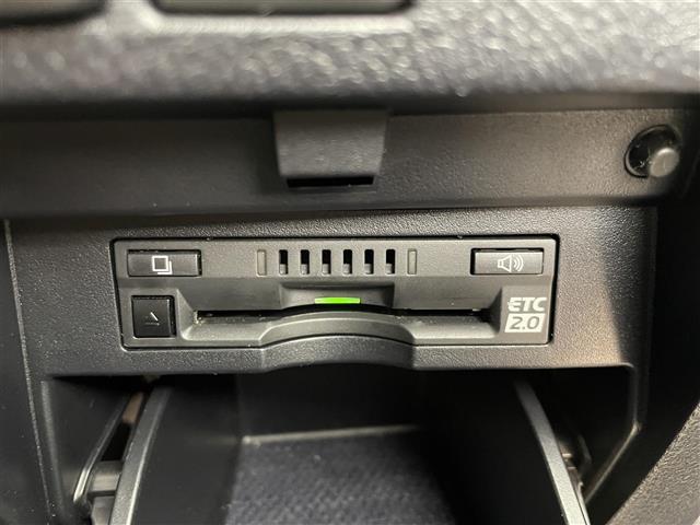 ヴェルファイア ２．５Ｚ　Ｇエディション　禁煙車　純正１０型メモリナビ　トヨタセーフティセンス　１２．１型フリップダウンモニター　ツインガラスルーフ　両側パワースライドドア　パワーバックドア　レザーシート　シートヒーター　エアーシート（17枚目）