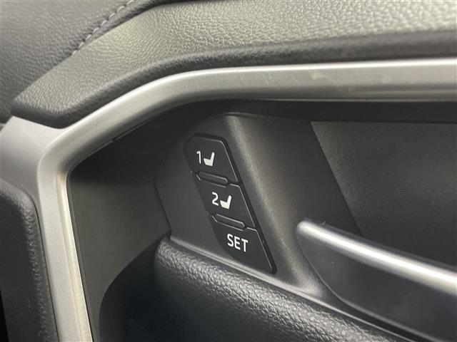 ＲＡＶ４ Ｇ　Ｚパッケージ　禁煙車　社外９インチナビ　ＴＲＤエアロ　衝突被害軽減ブレーキ　レーダークルーズコントロール　レザーシート　シートヒーター　パワーシート　バックカメラ　　ステアリングヒーター　ビルトインＥＴＣ（20枚目）