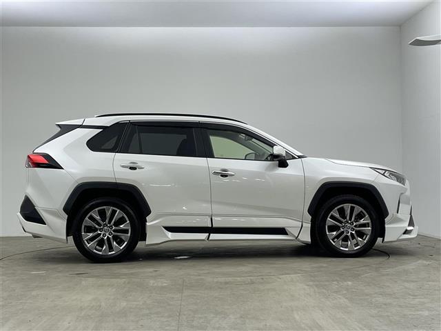 ＲＡＶ４ Ｇ　Ｚパッケージ　禁煙車　社外９インチナビ　ＴＲＤエアロ　衝突被害軽減ブレーキ　レーダークルーズコントロール　レザーシート　シートヒーター　パワーシート　バックカメラ　　ステアリングヒーター　ビルトインＥＴＣ（37枚目）