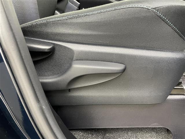 ヴォクシー ハイブリッドＺＳ　煌ＩＩ　禁煙車　純正９インチナビ　両側パワースライドドア　純正１２．１インチフリップダウンモニター　衝突被害軽減ブレーキ　ＬＥＤヘッドライト　オートハイビーム　ビルトインＥＴＣ　フォグライト　フルセグＴＶ（23枚目）