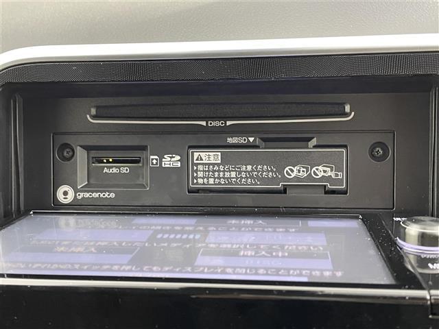 シエンタ ハイブリッドＧ　禁煙車　純正ナビ　両側パワースライドドア　衝突被害軽減ブレーキ　車線逸脱警報　バックカメラ　ビルトインＥＴＣ２．０　オートハイビーム　スマートキー　純正フロアマット　純正ドアバイザー　フルセグＴＶ（5枚目）