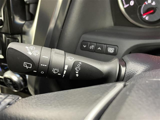 アルファード ２．５Ｓ　禁煙車　純正９型メモリナビ　アルパインフリップダウンモニター　片側パワースライドドア　クルーズコントロール　コーナーセンサー　　バックカメラ　革巻きステアリング　ＬＥＤヘッドライト　フォグライト（10枚目）