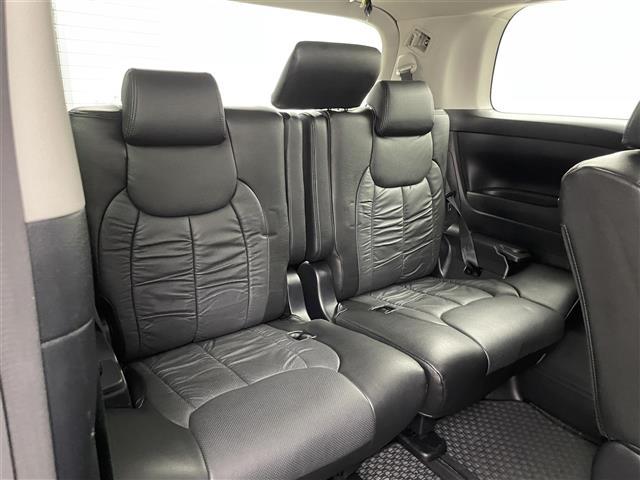 アルファード ２．５Ｓ　禁煙車　純正９型メモリナビ　アルパインフリップダウンモニター　片側パワースライドドア　クルーズコントロール　コーナーセンサー　　バックカメラ　革巻きステアリング　ＬＥＤヘッドライト　フォグライト（26枚目）