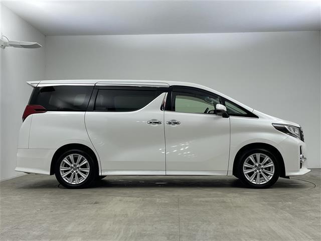 アルファード ２．５Ｓ　禁煙車　純正９型メモリナビ　アルパインフリップダウンモニター　片側パワースライドドア　クルーズコントロール　コーナーセンサー　　バックカメラ　革巻きステアリング　ＬＥＤヘッドライト　フォグライト（36枚目）