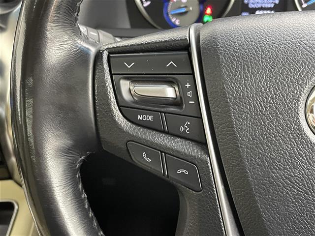 アルファードハイブリッド エグゼクティブラウンジ　禁煙車　純正９型ディスプレイオーディオ　１２．１型フリップダウンモニター　ＪＢＬプレミアムサウンド　トヨタセーフティセンス　ツインサンルーフ　両側パワースライドドア　パワーバックドア　バックカメラ（17枚目）