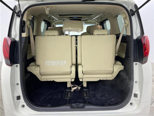 アルファードハイブリッド エグゼクティブラウンジ　禁煙車　純正９型ディスプレイオーディオ　１２．１型フリップダウンモニター　ＪＢＬプレミアムサウンド　トヨタセーフティセンス　ツインサンルーフ　両側パワースライドドア　パワーバックドア　バックカメラ（30枚目）