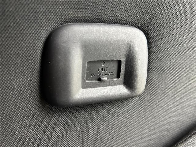 セレナ ハイウェイスター　Ｖセレクション　禁煙車　純正ナビ　両側パワースライドドア　クルーズコントロール　衝突被害軽減ブレーキ　バックカメラ　車線逸脱警報　ＬＥＤヘッドライト　フォグライト　オートライト　アイドリングストップ　スマートキー（19枚目）